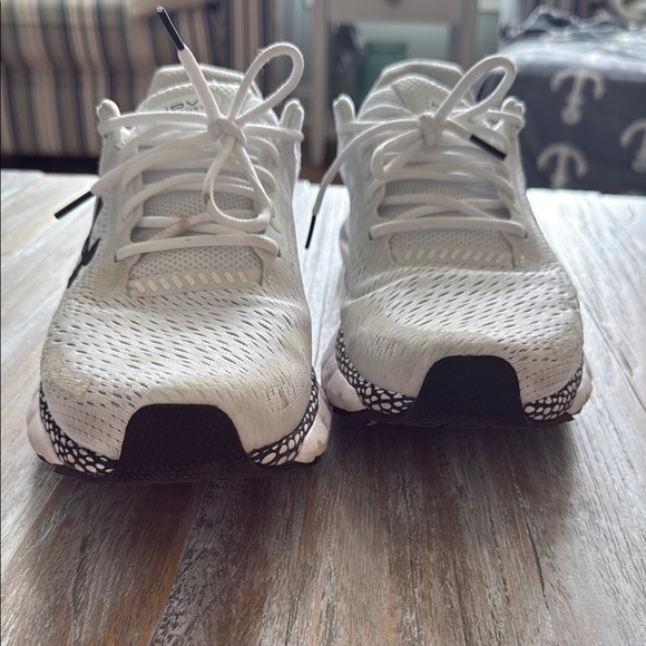 Under Armour HOVR Infinite 2 Running Shoes - Picture 11 of 12
